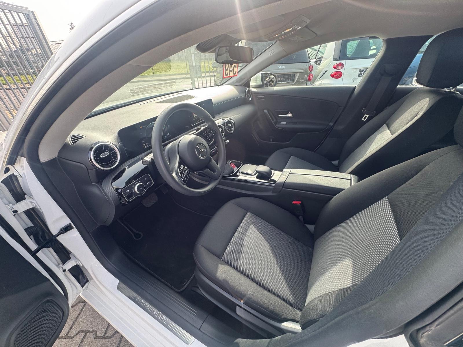 Mercedes-Benz CLA Shooting Brake 200 d LED ALU ́S 1 HAND, миниатюра 9