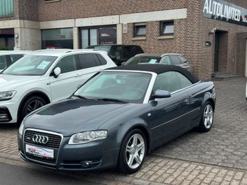Audi A4 - 1