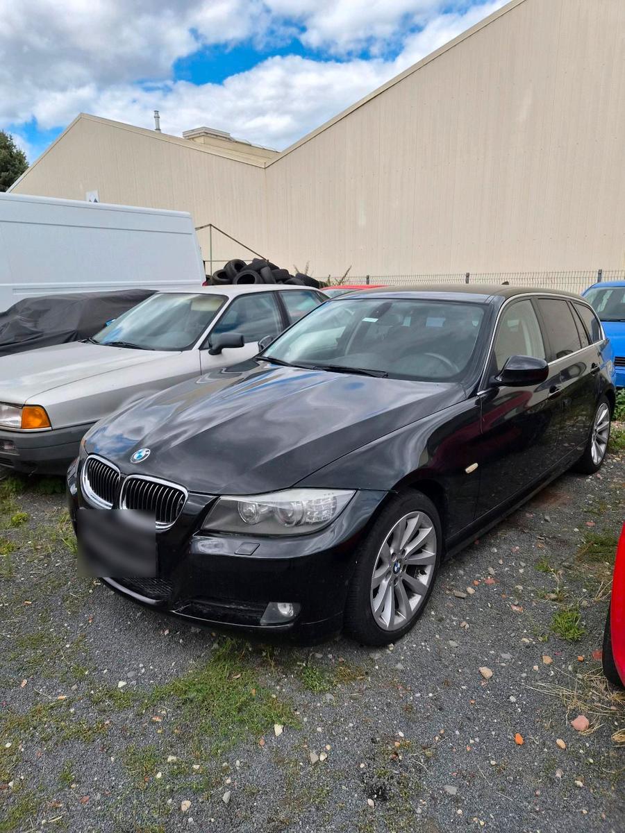 BMW 330, 2012