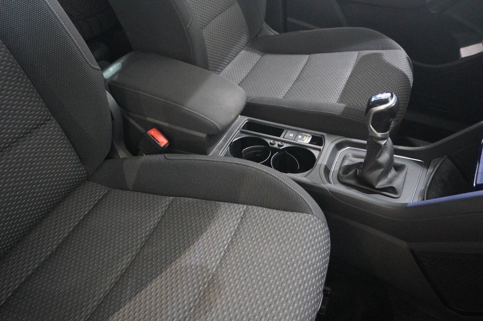 Fahrzeugabbildung Volkswagen Touran 2.0 TDI COMFORTLINE KLIMA/PDC/USB/ALU/BT