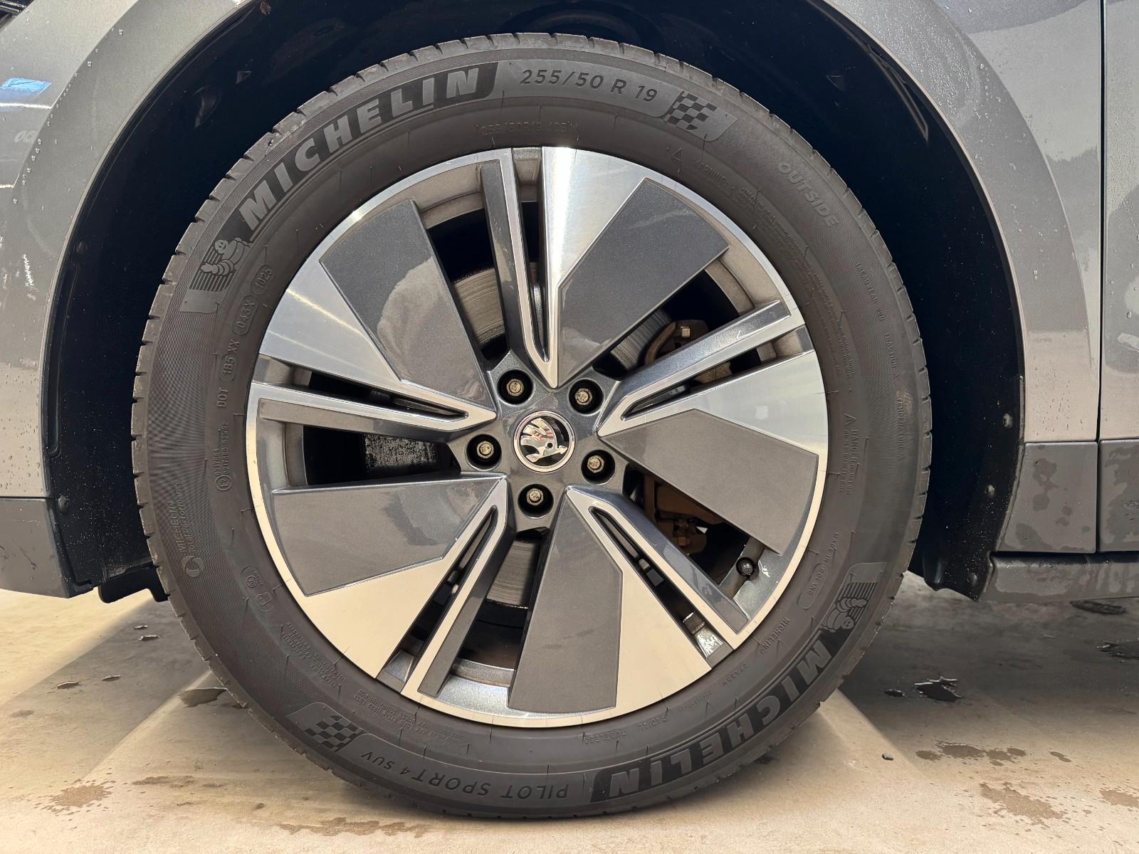 Skoda ENYAQ 80X LOFT 195KW*AHK*WÄPU*KESSY*4xSHZ