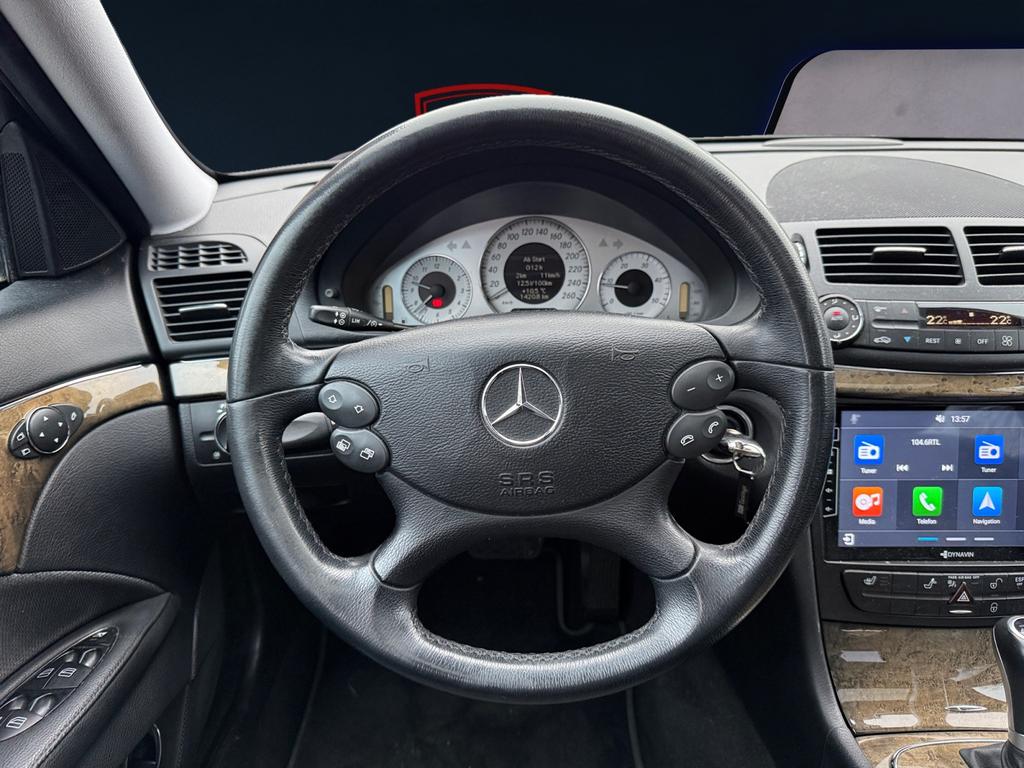 Mercedes-Benz E 320