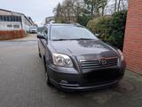 Toyota Avensis Combi 1.8-l-VVT-i - - Toyota Avensis aus 2005: Kombi