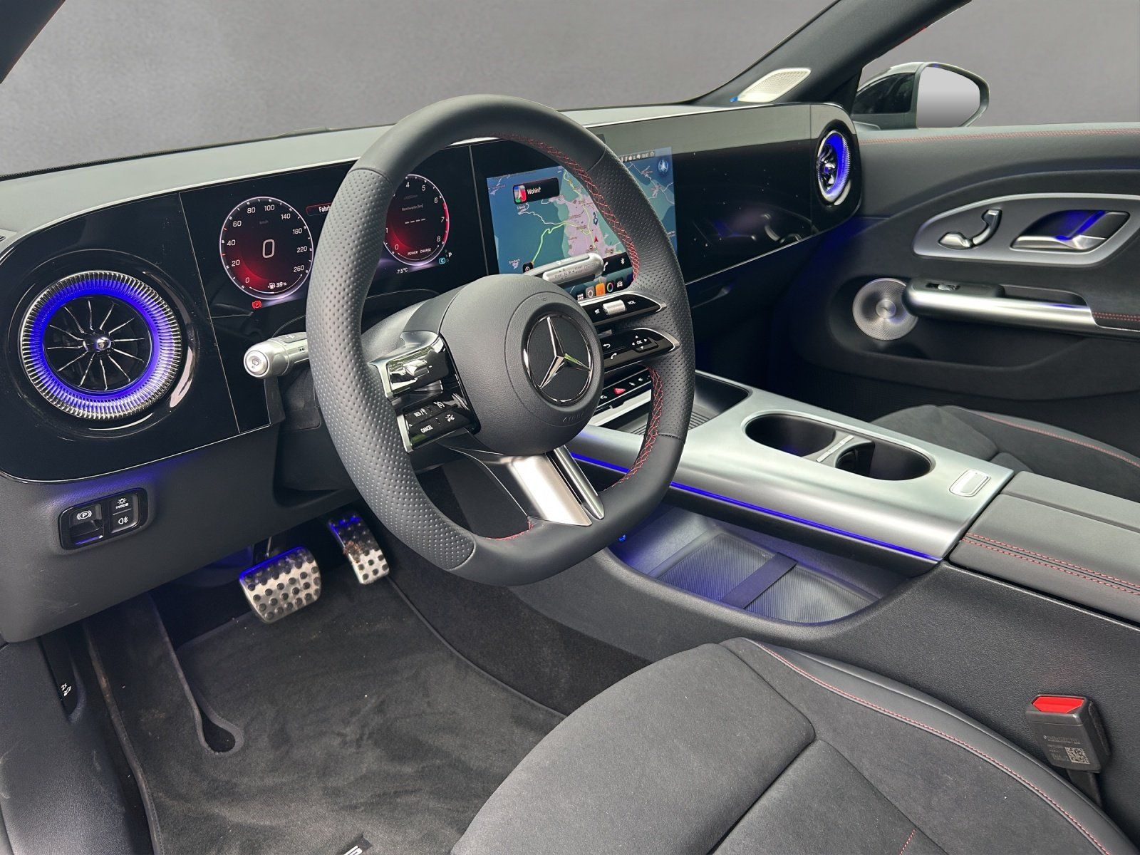 Fahrzeugabbildung Mercedes-Benz CLA 220 AMG MBUX Multibeam Pano 360° Burm AHK