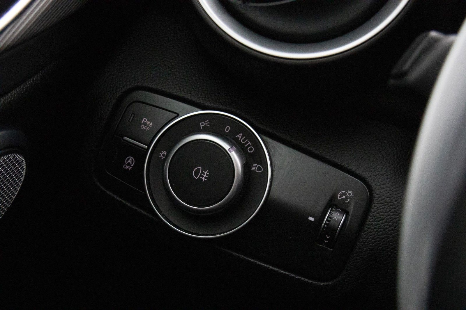 Fahrzeugabbildung Alfa Romeo Giulia MY23 Veloce 2.2 Diesel Q4 Prem+Assis.-Pak