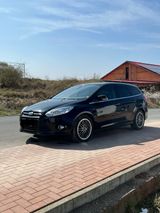 Ford Focus Titanium *TÜV neu* - Ford Focus aus 2012: For