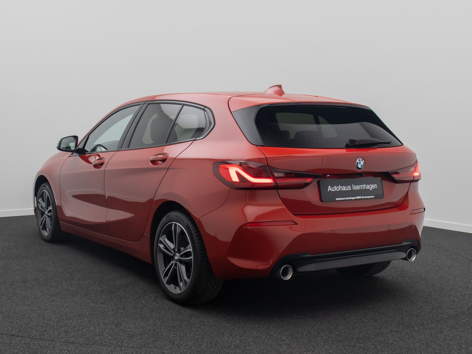 Fahrzeugabbildung BMW 118d SportLine Kamera HUD DAB H/K Stop&Go Komfor