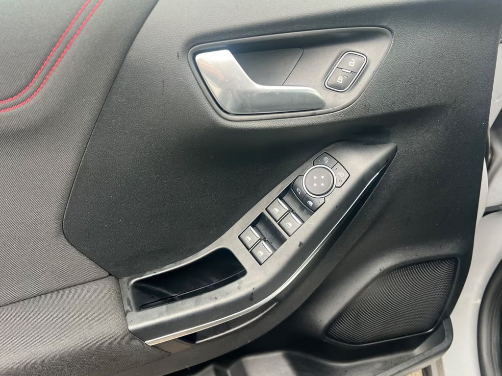 FORD Puma 1.0 EcoBoost Mild Hybrid NAVI,SHG,LH,FSH FORD Puma 1.0 EcoBoost Mild Hybrid NAVI,SHG,LH,FSH