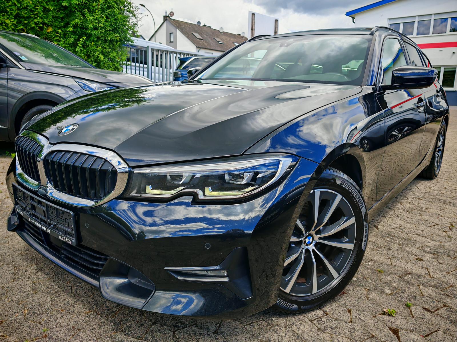 BMW 320d PANORAMA M-LENKRAD MEMORYSITZE KARDON AHK
