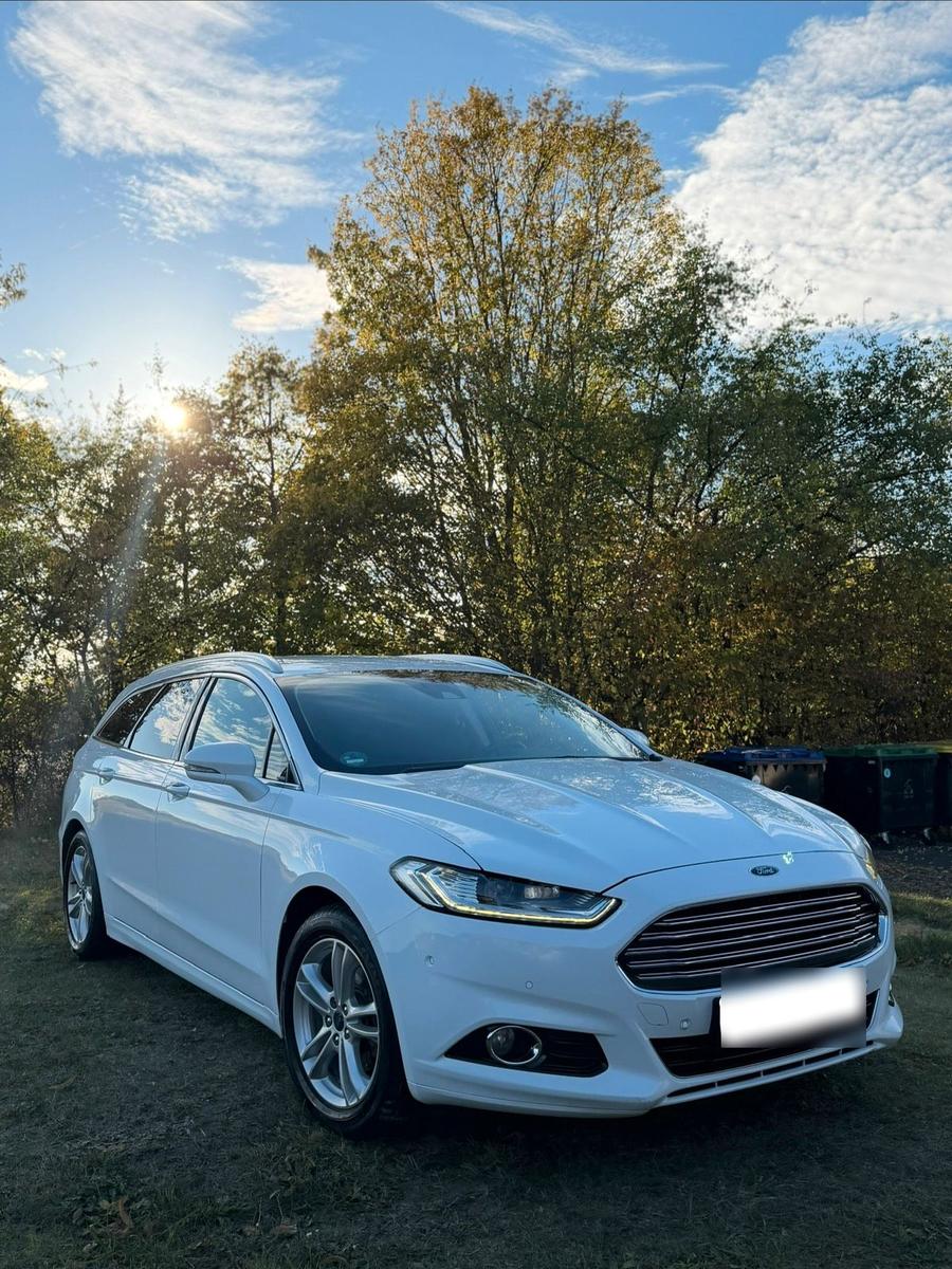 Ford Mondeo 2015 — rear view