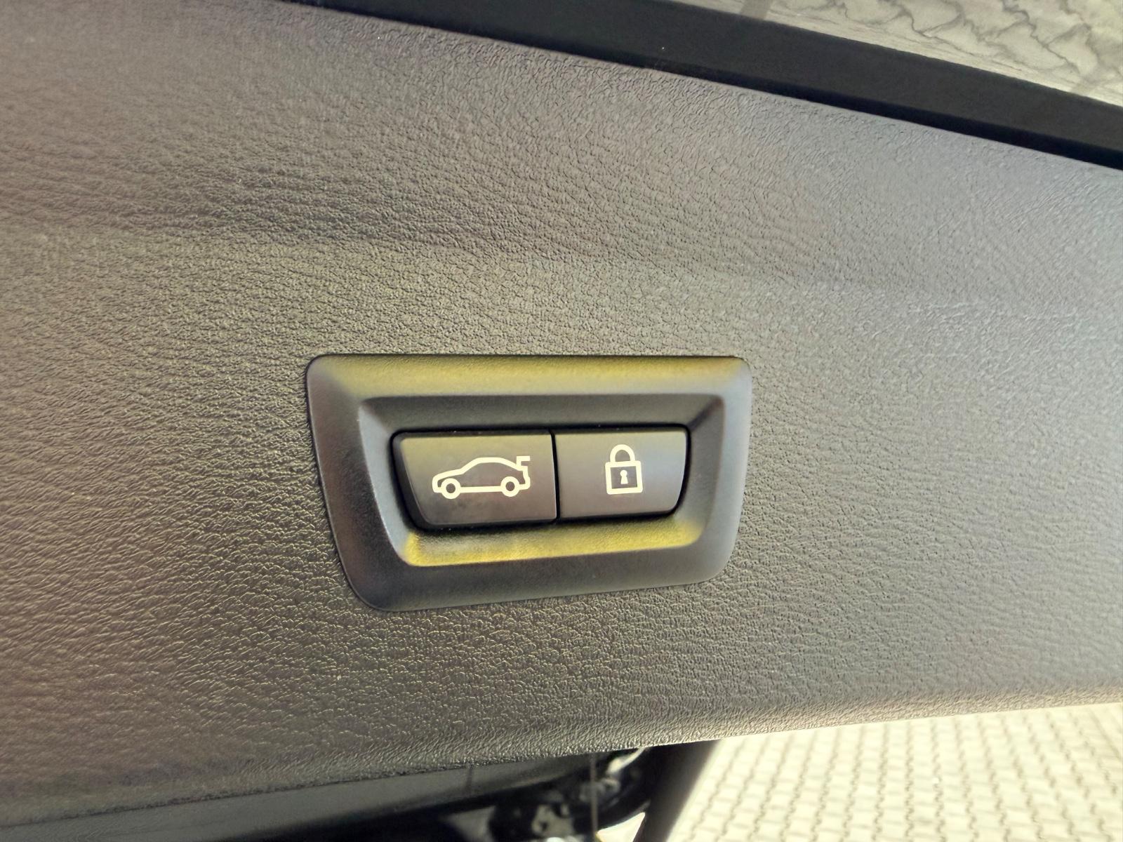 BMW X1 sDrive 18 d/M SPORTPAKET/LED/KAMERA/LEDER/AUT, миниатюра 22