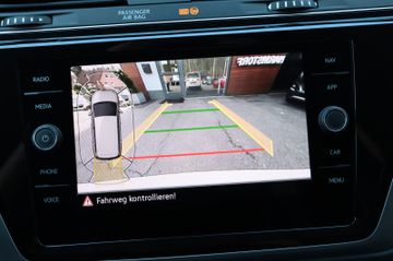 Volkswagen Touran 2.0 DSG R-Line 7-Sitze AHK Kamera
