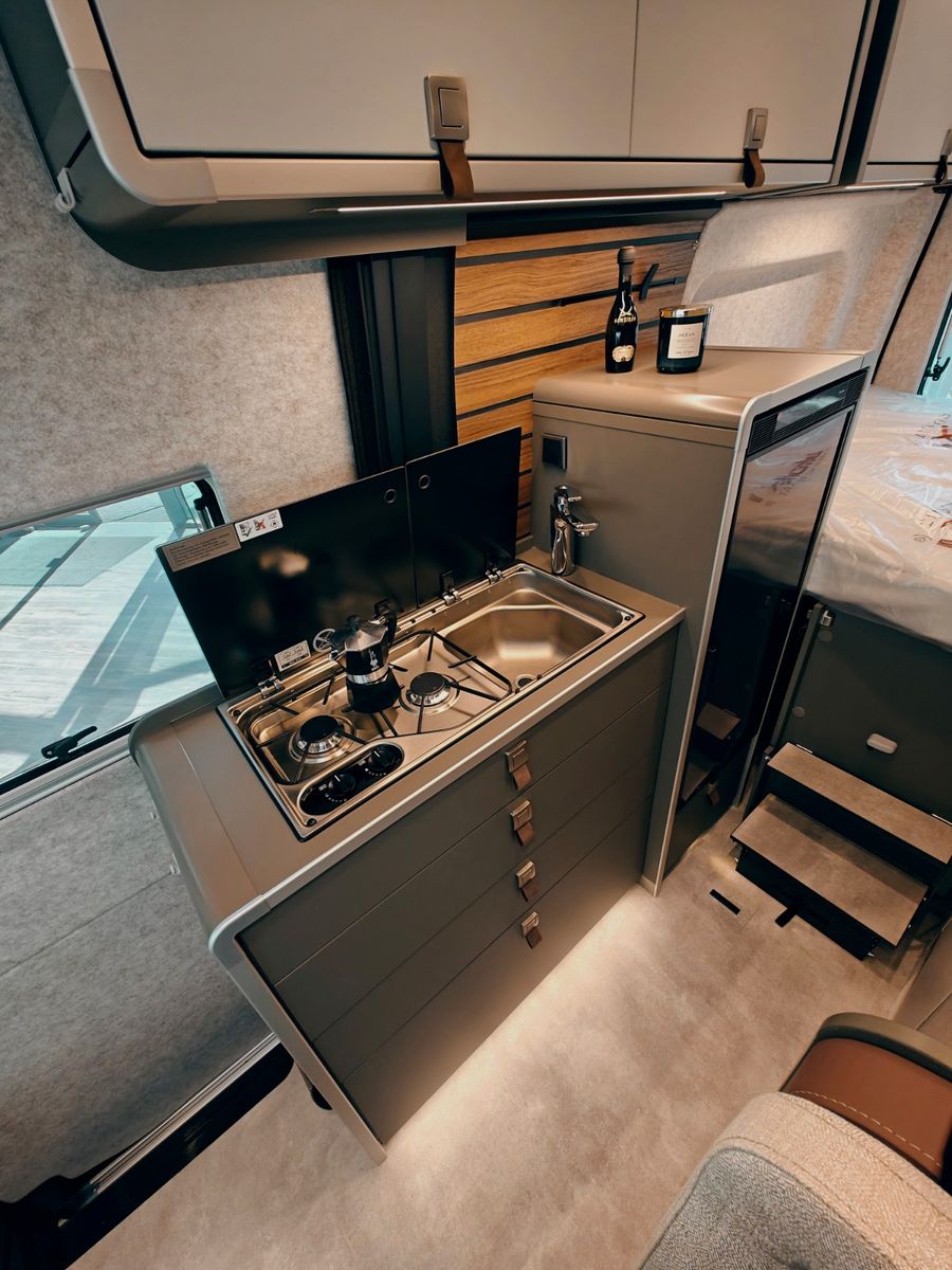 Fahrzeugabbildung HYMER / ERIBA / HYMERCAR GRAND CANYON S 4x4 MB 600 by palmo