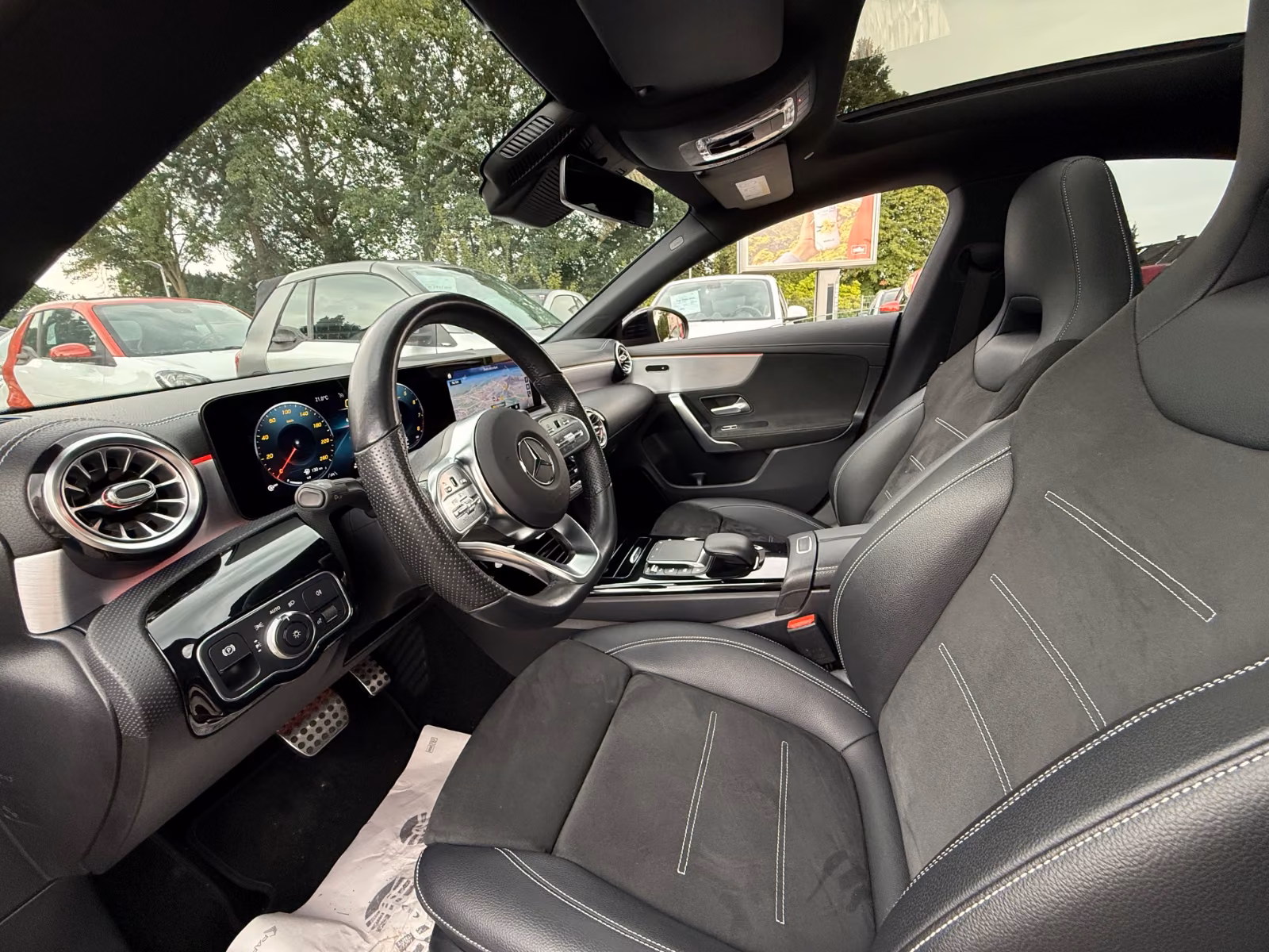 Mercedes-Benz CLA200 AMG+NIGHT PAKET*PANORAMA*KAMERA*AUTOMATIK