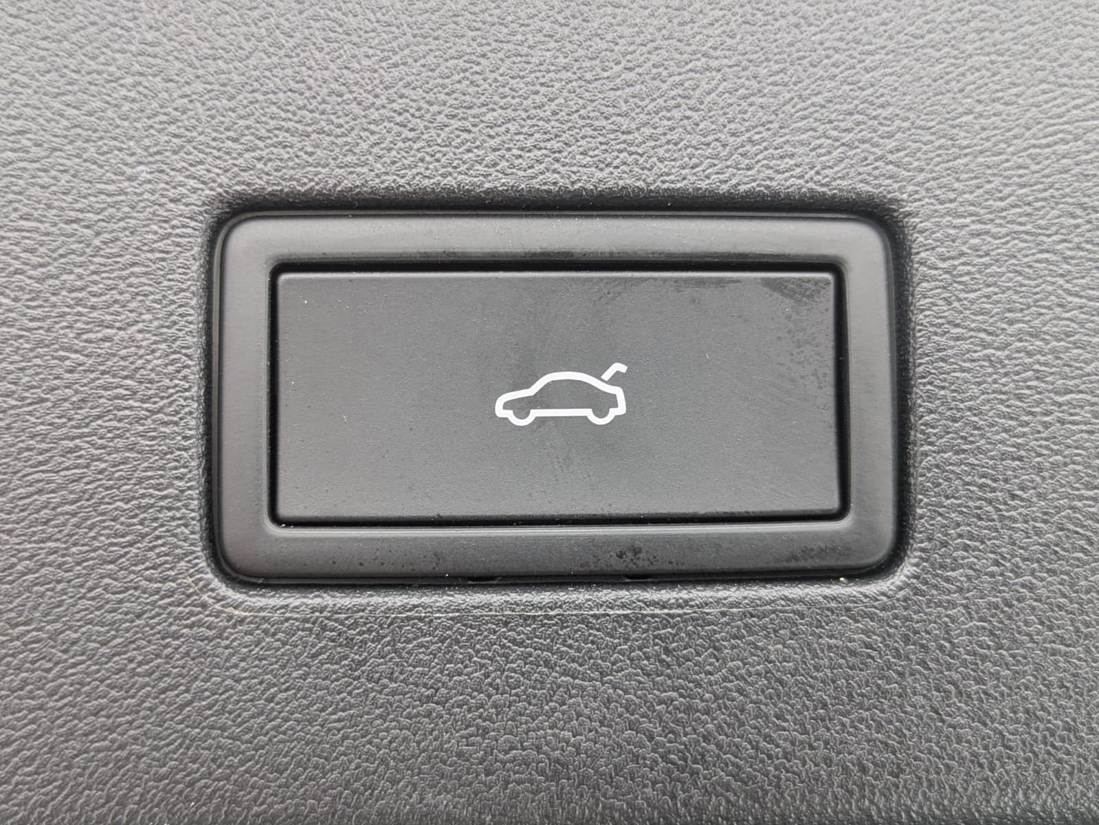 Fahrzeugabbildung Volkswagen Tayron 2.0 TDI 4M R-Line 7Si*MATRIX*AHK*PANO*HUD