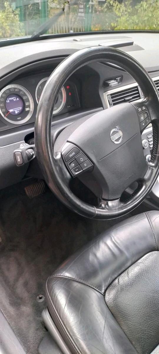 Volvo V70 2009 — interior