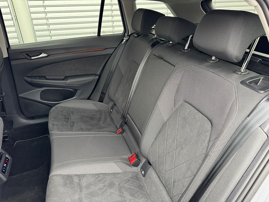 Golf VIII Variant 1.5 eTSI STYLE *DCC*STDHZG*