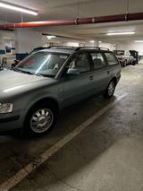 Volkswagen Vw  Passat - Volkswagen Passat aus 1999: Kombi