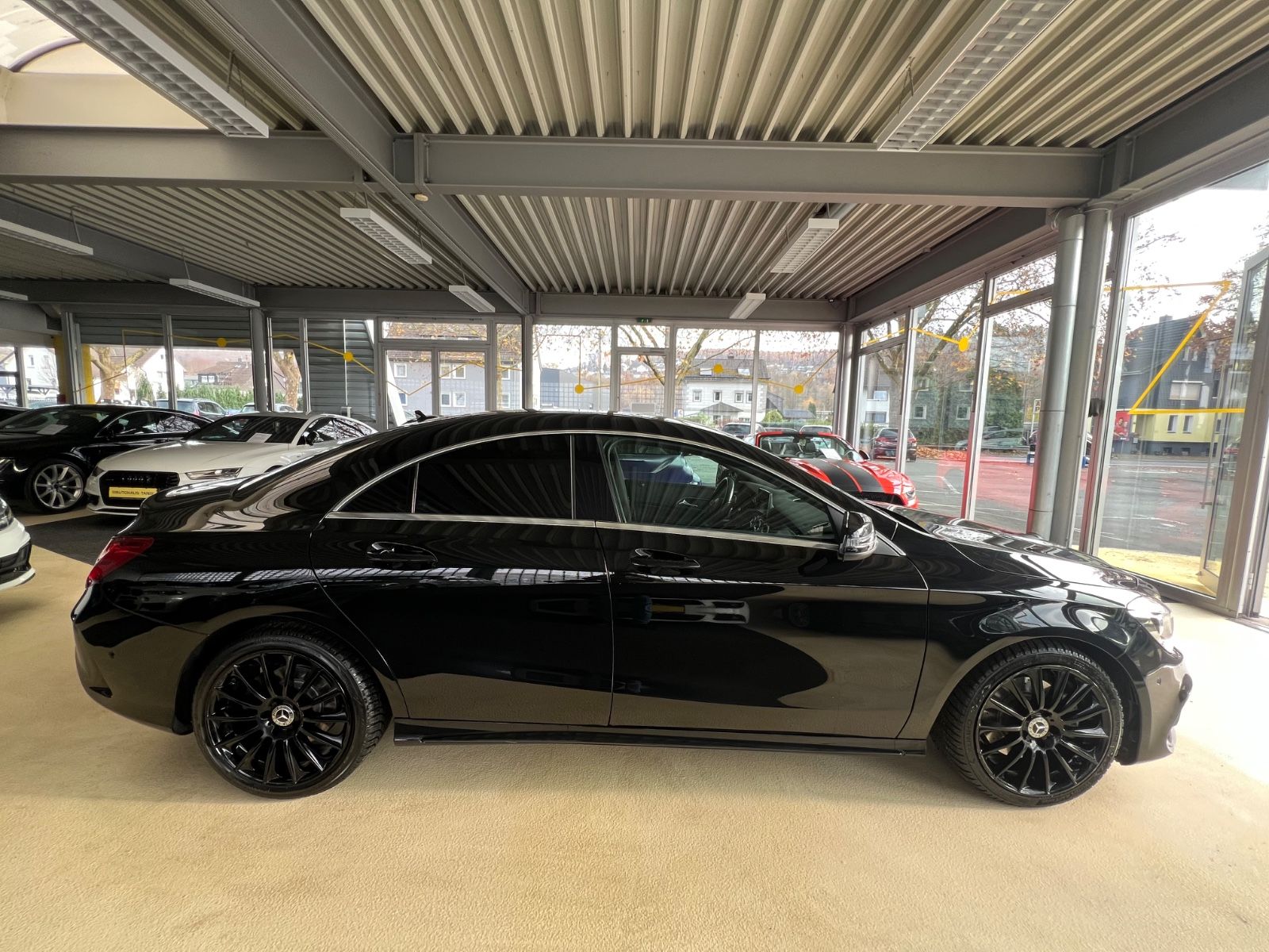 Fahrzeugabbildung Mercedes-Benz CLA 250 4Matic AMG Line *SCHECKHEFT BEI MERCEDES