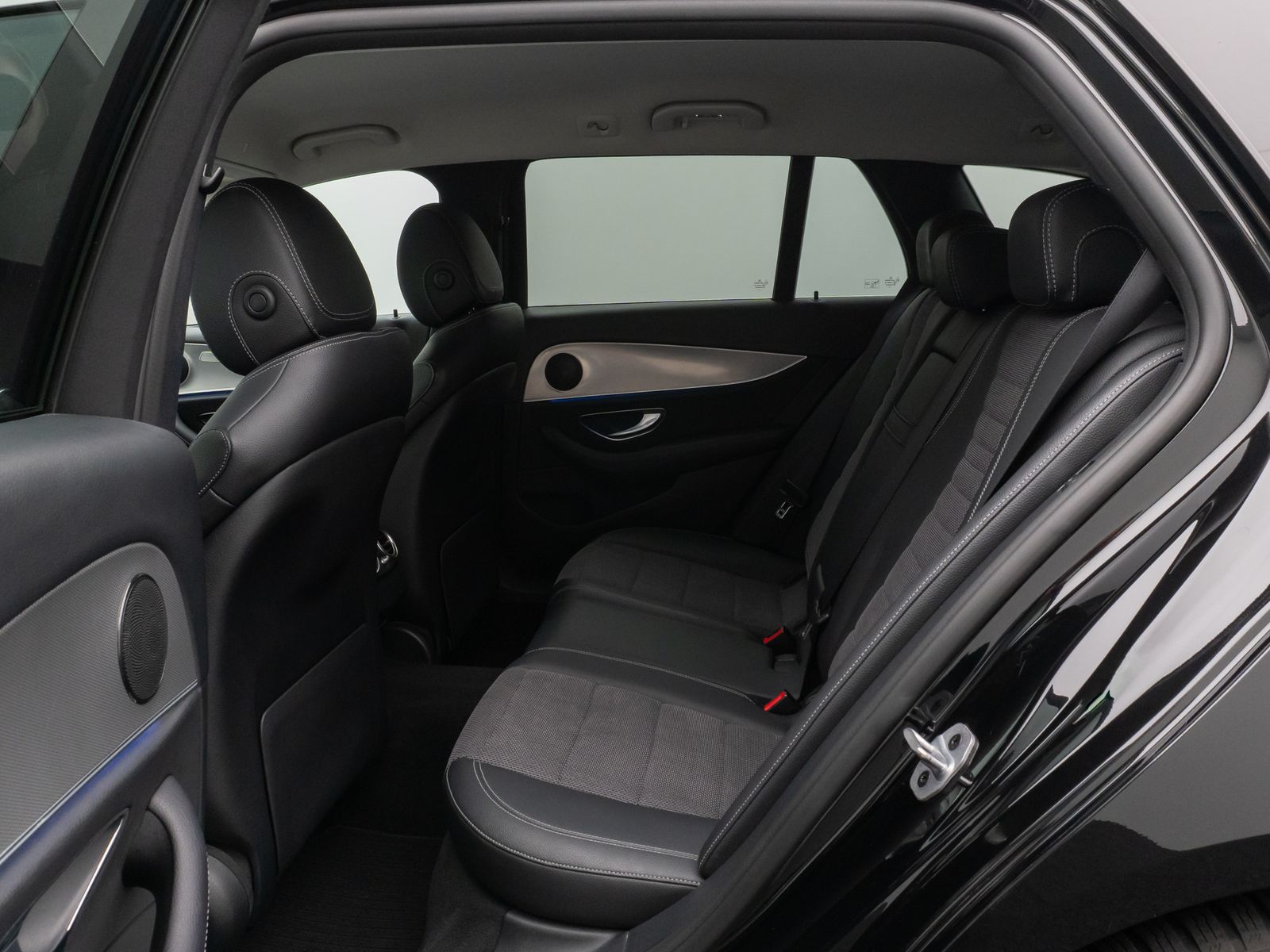 Fahrzeugabbildung Mercedes-Benz E 220d T-Modell Avantgarde Kamera AHK Tempomat