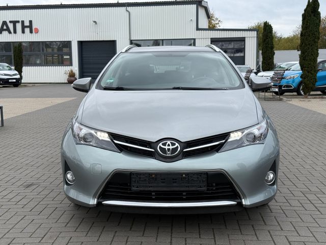 Toyota Auris  Touring Sports Life+