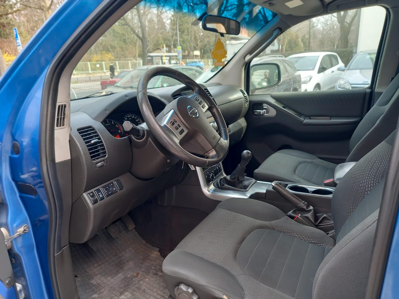 NISSAN NAVARA 92000 TKM | 190 ch | 4X4 | BVM - CLIM - TUV