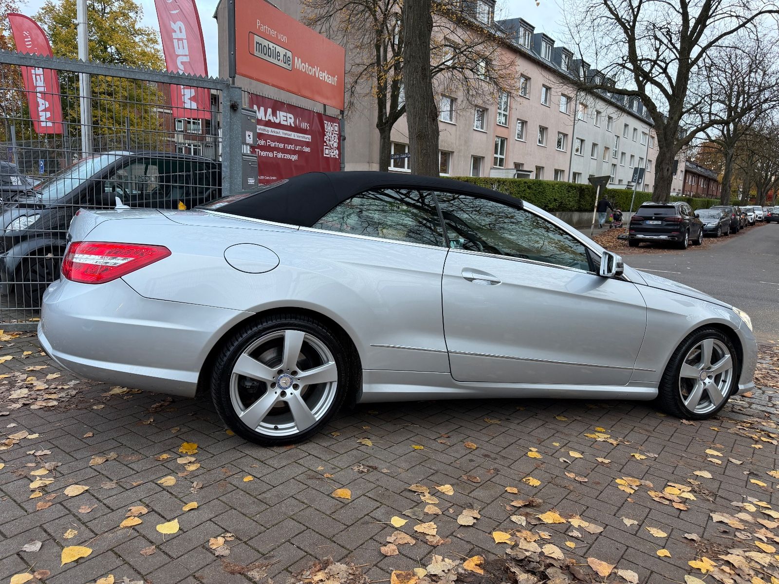 Fahrzeugabbildung Mercedes-Benz E 220 CDI Cabrio AIRSCARF*BIXENON*HARMANKARDON