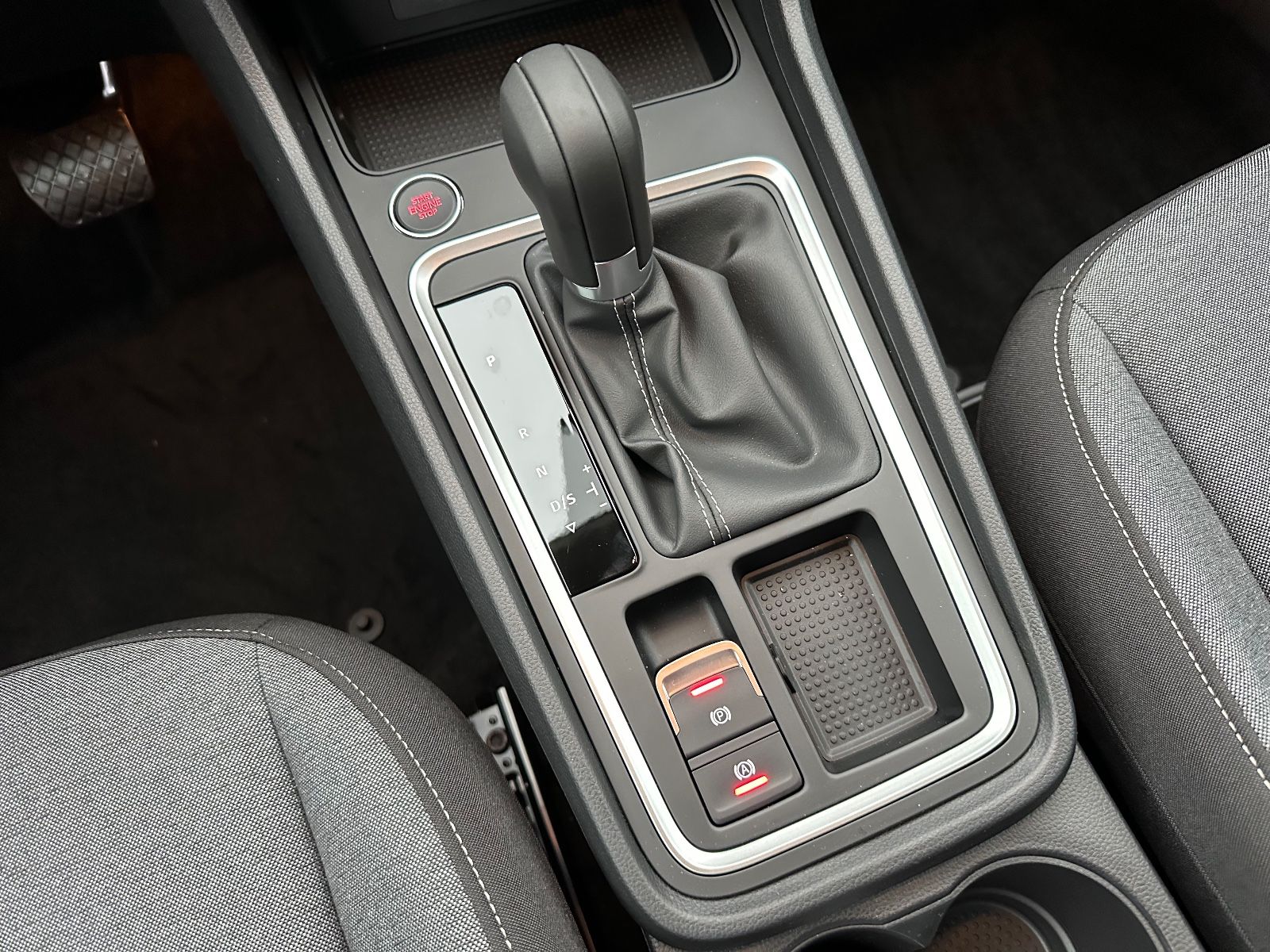 Fahrzeugabbildung SEAT Ateca 1.5 TSI Style DSG AHK/Navi/ACC/SHZG/LED