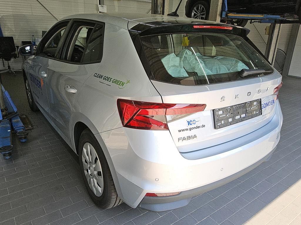 Fahrzeugabbildung SKODA Fabia 1.0 TSI DSG Ambition-NAVI-LED-KAMERA-SHZ-