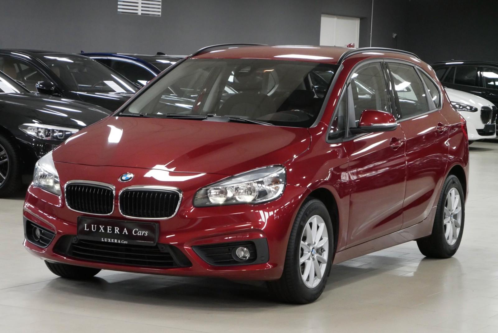 BMW 218i Active Tourer AHK PDC SHZ aus 1. Hand