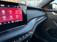 SKODA Octavia Combi 1.5 TSI  Sportline Matrix AHK Gar5