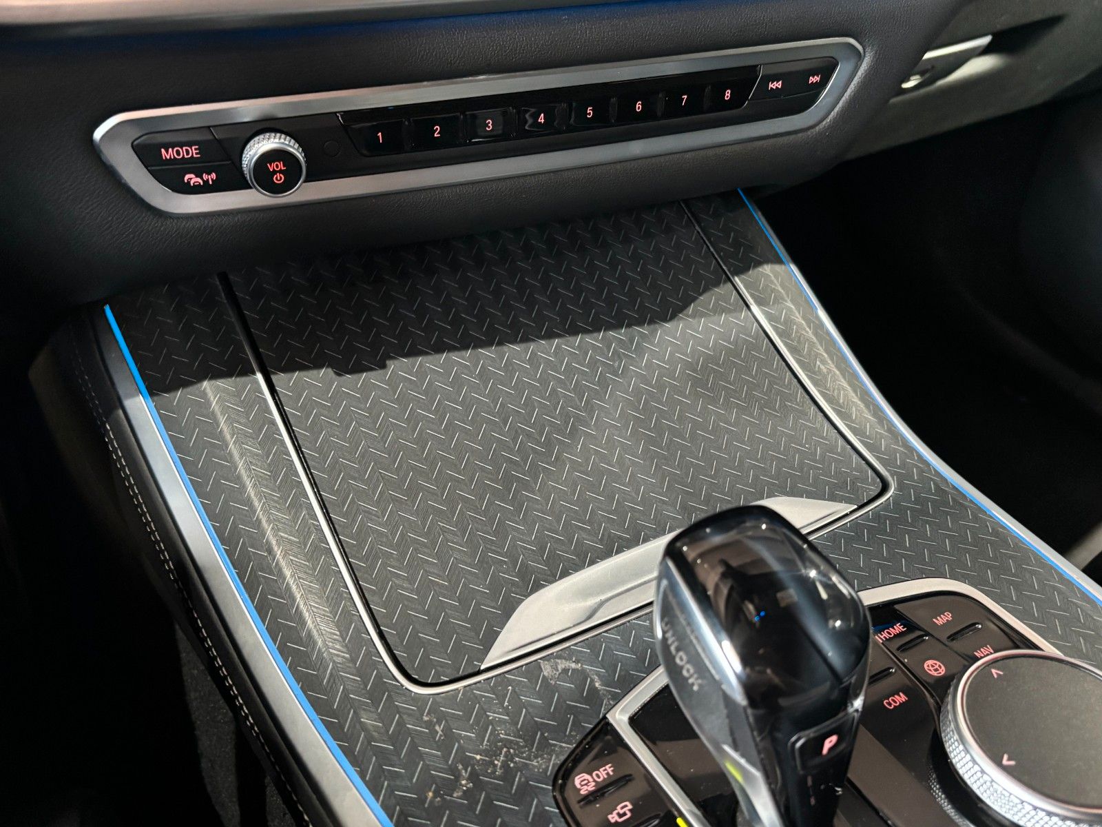 Fahrzeugabbildung BMW X5 xDrive 45e *M-Packet*HUD*360°Kam*Keyless