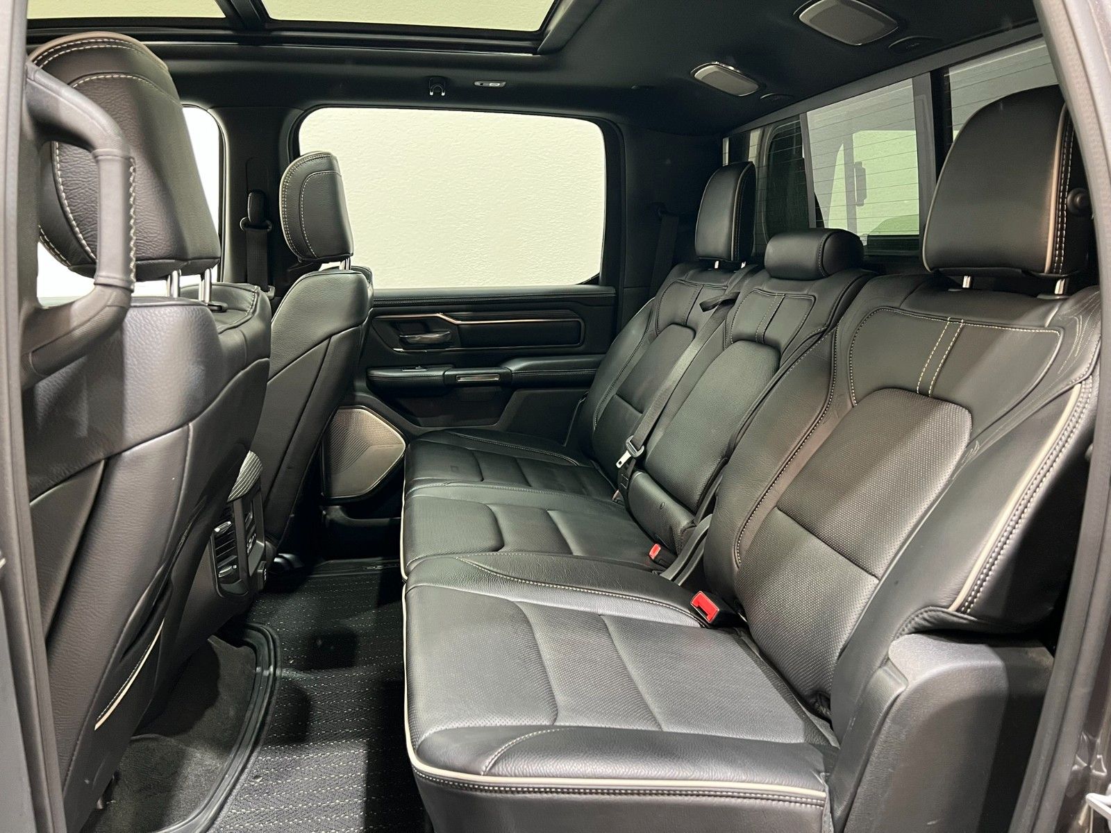 Fahrzeugabbildung Dodge RAM  1500 LIMITED NIGHT CREW CAB 4X4 *MFT*