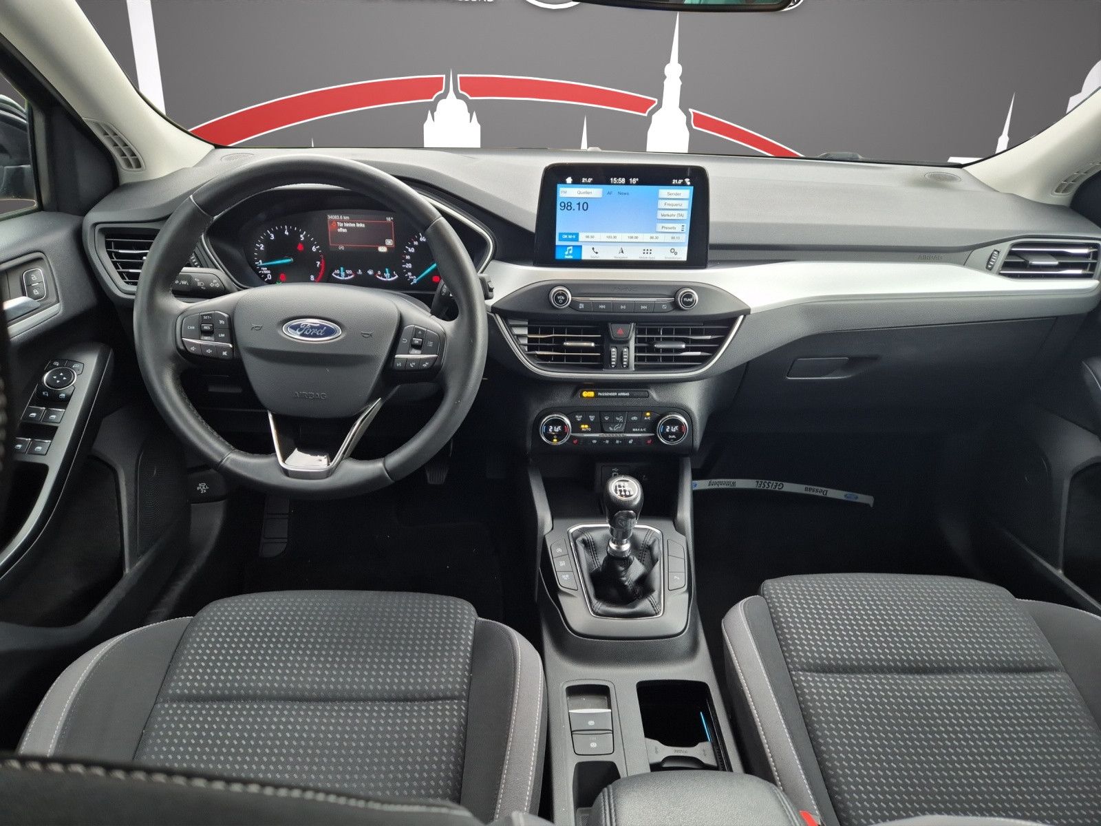 Fahrzeugabbildung Ford Focus 1.0 Cool&Connect/LED/SHZ/FSHZ/NAVI/PDC