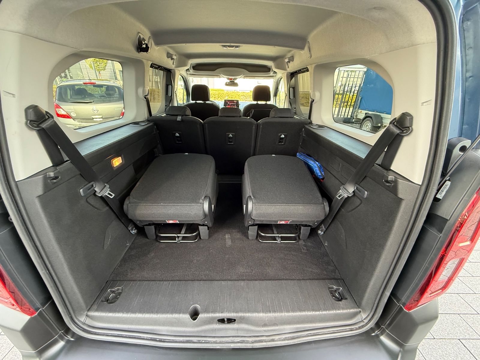 Fahrzeugabbildung Citroën Berlingo XL 7-SITZER AUTOM. KLIMA SITZHEIZ. CAM
