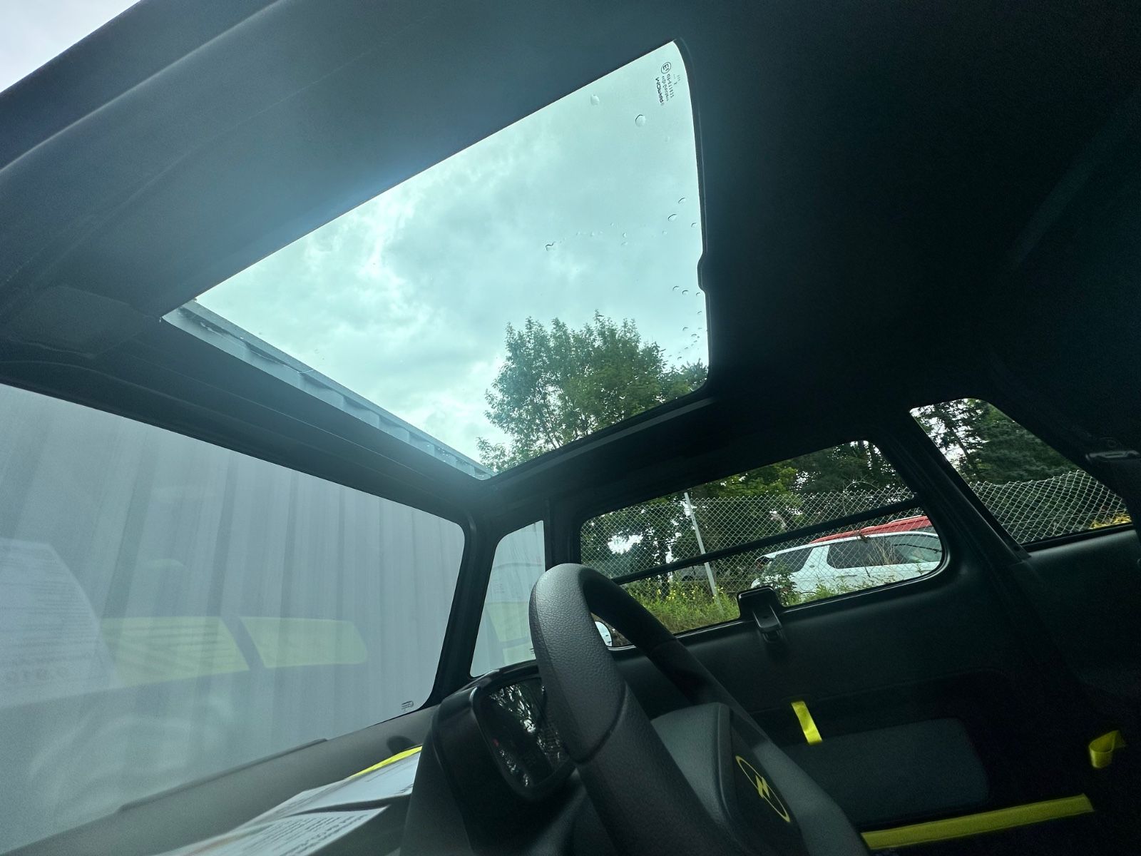 Fahrzeugabbildung Opel Rocks-e Tekno
