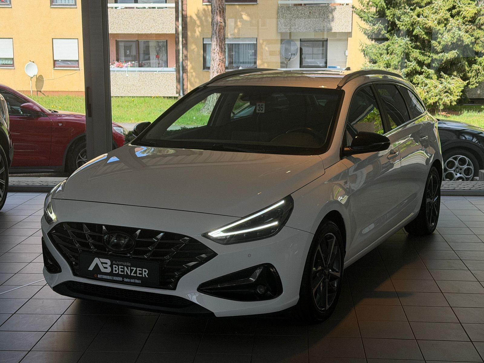 Fahrzeugabbildung Hyundai i30 Prime CW /AUTOMATIK/MEMORY/LEDER/HEIZ-LENKR