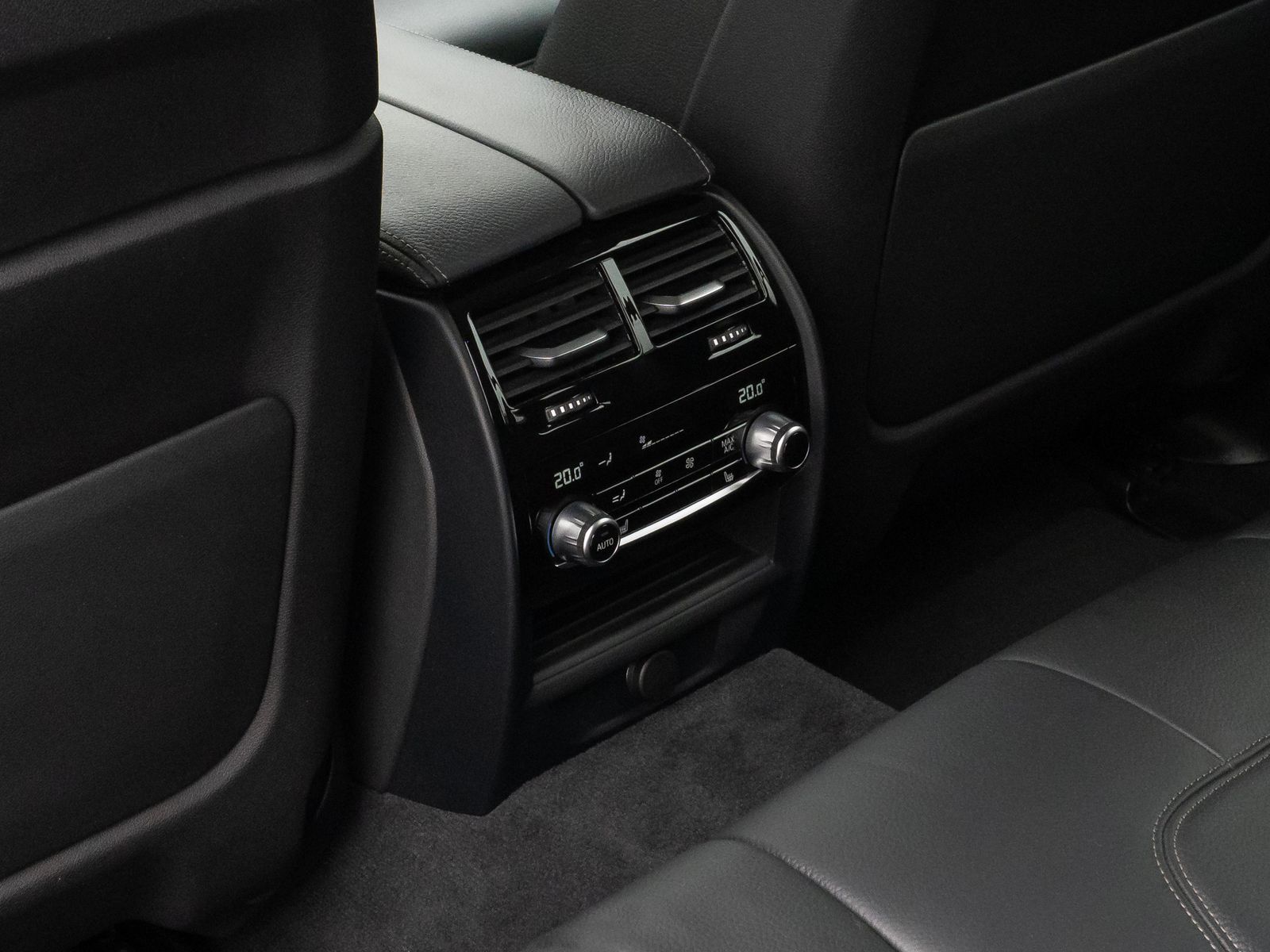 Fahrzeugabbildung BMW 520d Luxury Line Kamera HUD H/K Massage DisplKey