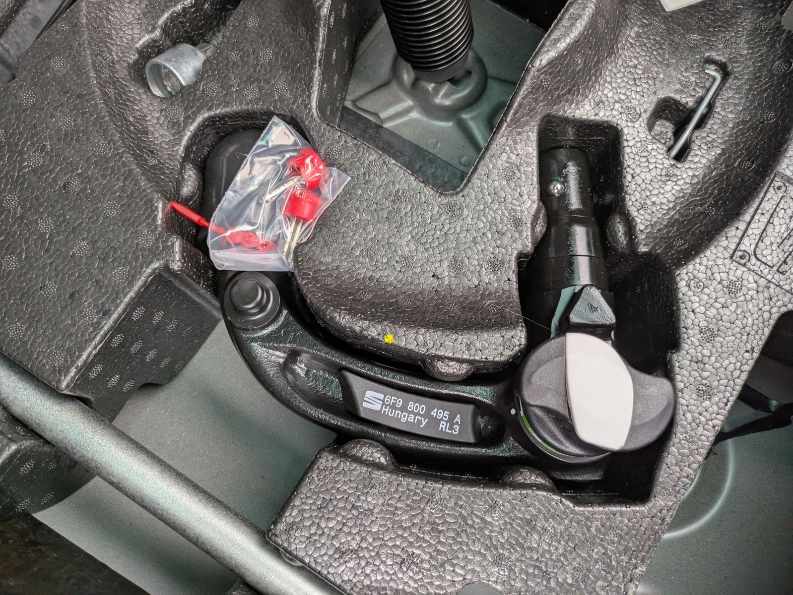 Fahrzeugabbildung SEAT Arona 1.5 TSI FR DSG AHK*ACC*LED*APP*DAB*KAMERA