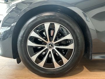 Mercedes E 220 - 4