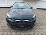 Opel Astra J Sports Tourer Selection/USB/AUX - Opel Astra: Sports Tourer Selection