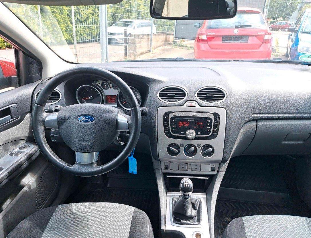 Ford Focus 2010 — photo 13