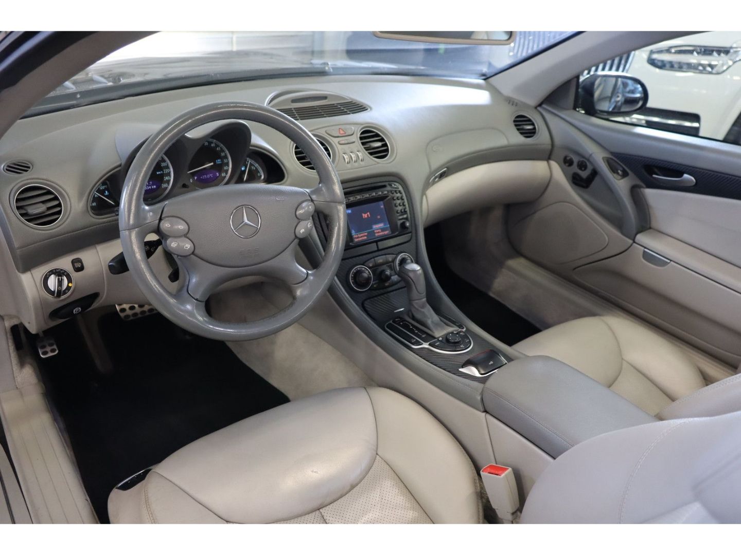 Fahrzeugabbildung Mercedes-Benz SL 500 Roadster V8 GRA Leder Navi Xenon 20"LM