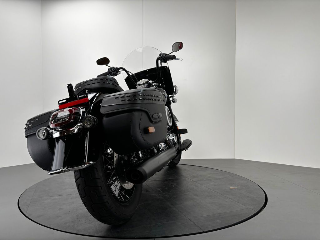 Fahrzeugabbildung Harley-Davidson SOFTAIL HERITAGE CLASSIC *KAUM KILOMETER