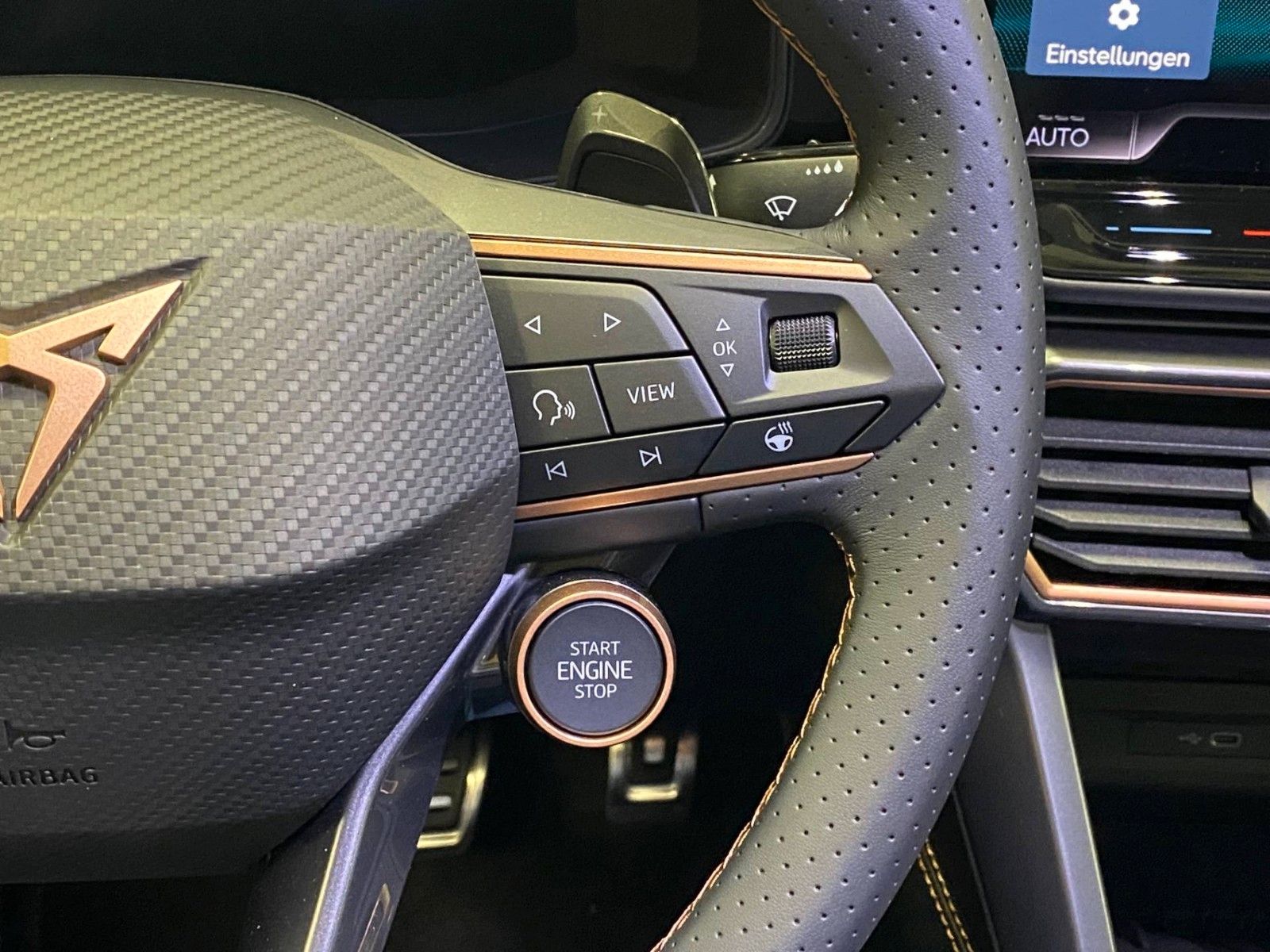 Fahrzeugabbildung CUPRA Leon ST 1.5 eTSI DSG FACELIFT MHEV+5 J. GARANTIE