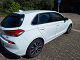 Hyundai i30 1.0 T-GDI Intro Intro - Hyundai i30 Intro mit Benzin-Antrieb