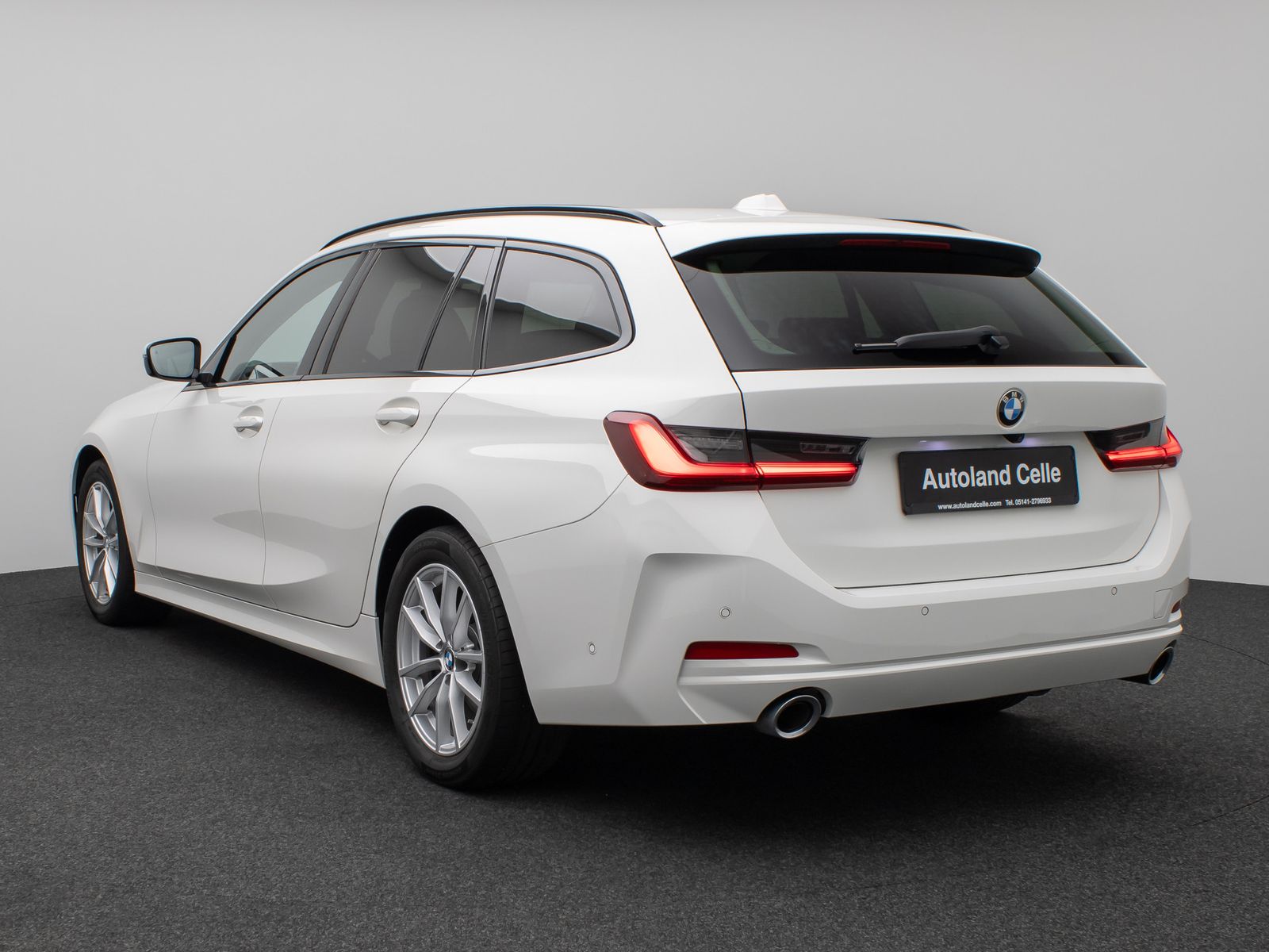 Fahrzeugabbildung BMW 320d Kamera HUD DAB AHK Alarm Sport Leder Ad.LED