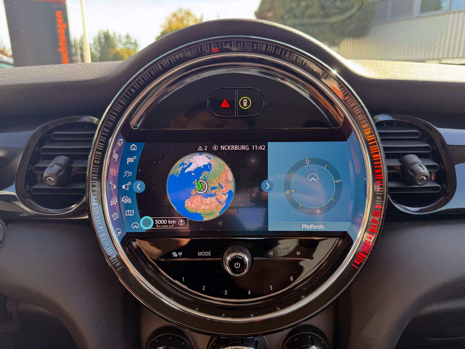 Fahrzeugabbildung MINI COOPER SE Classic-Trim KAM PDC SHZ TEMP NAV ALU