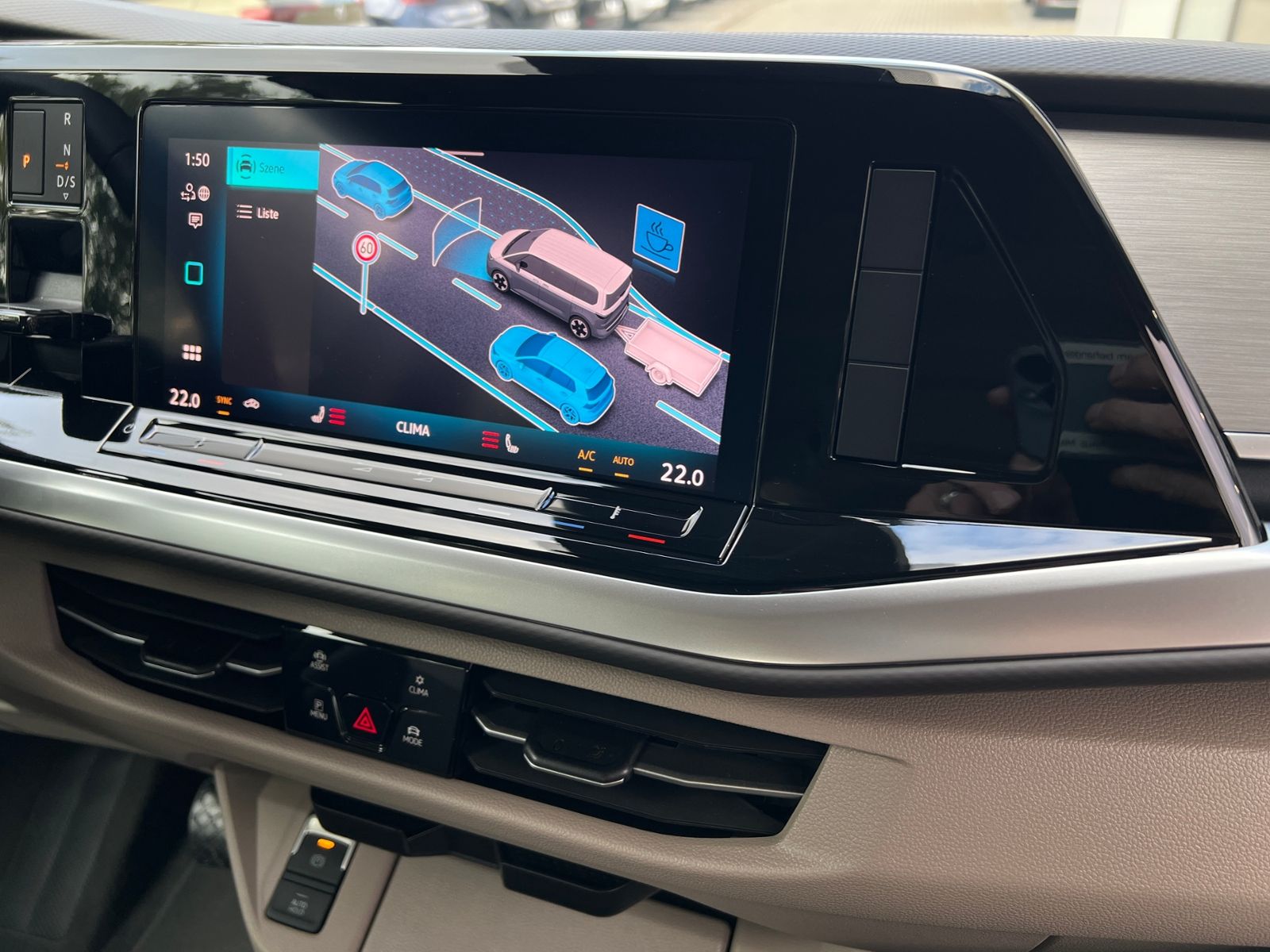 Fahrzeugabbildung Volkswagen Multivan T7 Life 1.5 TSI eHybrid 4MOTION DSG *AH