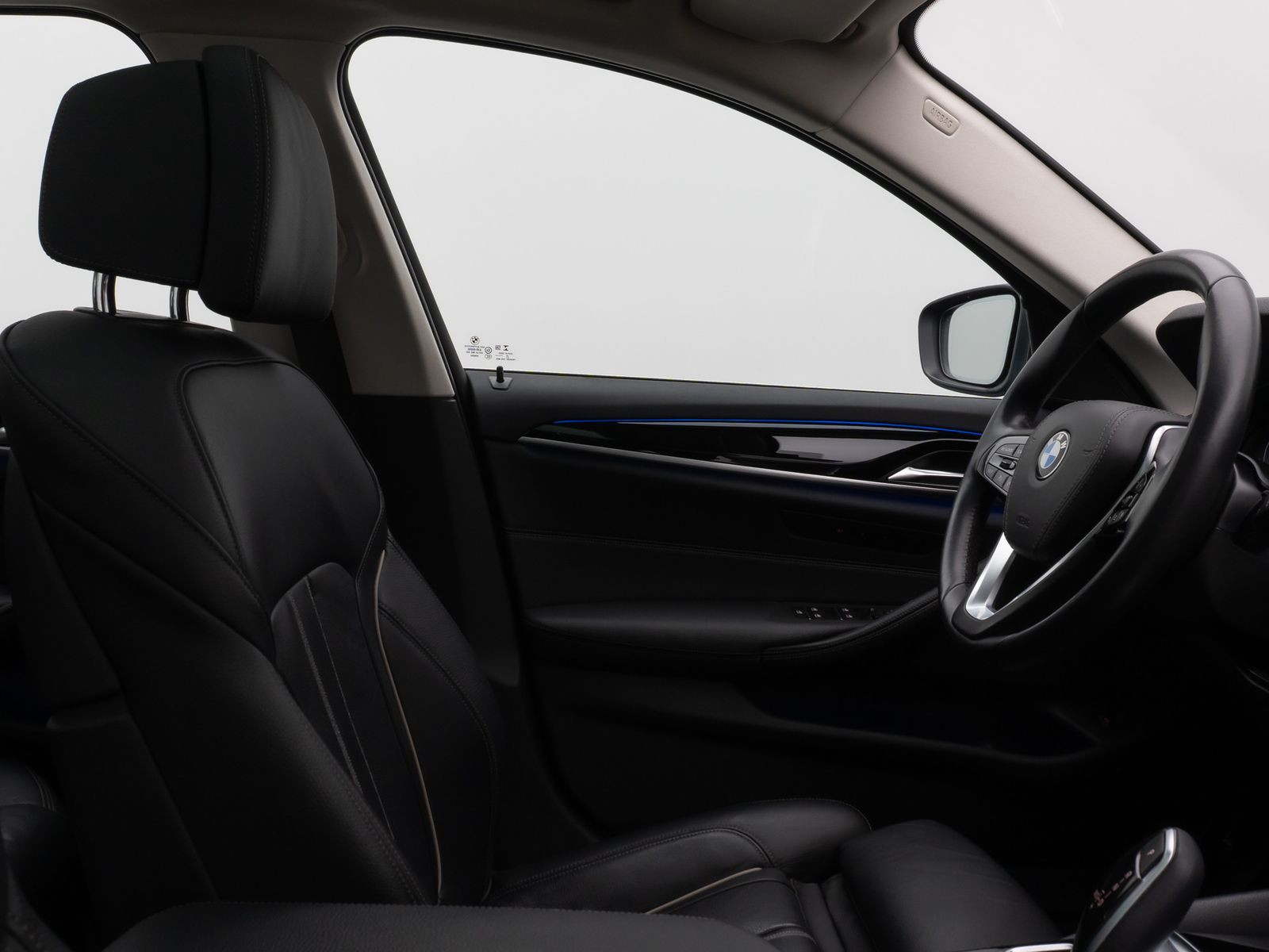 Fahrzeugabbildung BMW 530d Panorama Laser Kamera HUD DAB HiFi Komfort